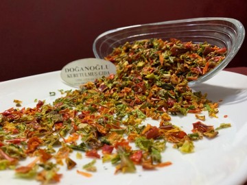 Kurutulmuş Doğal Karışık Alaca Biber Kurutulmuş Doğal Karışık Alaca Biber