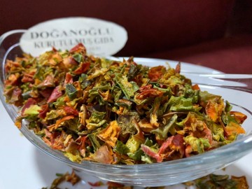 Kurutulmuş Doğal Karışık Alaca Biber Kurutulmuş Doğal Karışık Alaca Biber